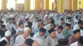 Ribuan jamaah mengikuti tabligh akbar di Masjid Agung Dharmasraya, Gunung Medan, Jumat (10/1/2025). (Foto: Pemkab Dharmasraya)