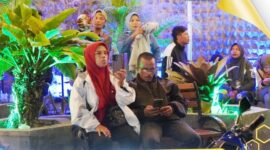 Pemko Padang Panjang menggelar UMKM Qris Night Supported by Bank Mandiri Kota Padang Panjang di Pasar Pusat, Sabtu (11/1/2025). (Foto Diskominfo Padang Panjang)