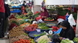 Enam komoditas pangan di Pasar Pusat Padang Panjang mengalami penurunan harga pada minggu kedua Januari 2025. (Foto: Kominfo Padang Panjang)