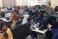SMAN 2 Padang Panjang gelar pelatihan intensif Level 1 Google Workspace for Education Fundamentals bagi seluruh tenaga pengajar. (Foto: Diskominfo Padang Panjang)
