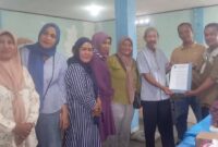 Penyerahan SK RT, RW oleh Lurah Gurun Laweh Nan XX Vebrinanda. (Foto: Ist)