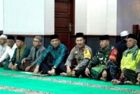 Pj Wali Kota Padang Panjang, Sonny Budaya Putra saat  kegiatan Subuh Mubarakah di Masjid Jihad, Minggu (26/1/2025). (Foto: Kominfo Padang Panjang)