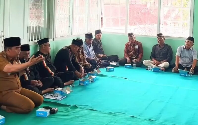 Camat Lubeg Nofiandi Amir memberikan sambutan. (Foto: Ist)