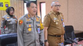 Pj Wali Kota Padang Andree Algamar bersama Kapolresta Padang mengikuti Rakor Ketahanan Pangan. (Foto: Prokopim Padang)