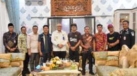 Pj Wali Kota Padang Andree Algamar menerima audiensi dari Panitia TBSS di Rumah Dinas Wali Kota Padang, Kamis (16/1/2025). (Foto: Prokopim Padang)