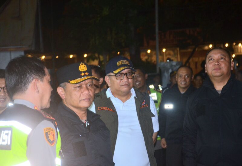 Pj Wali Kota Andree Algamar  mendampingi Kapolda Sumbar dan jajaran melakukan monitoring ke sejumlah titik yang kerap dijadikan arena balap liar dan tawuran di Kota Padang. (Foto: Prokopim Padang)