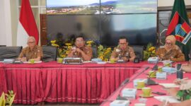 Satgas MBG Padang menggelar Rapat Koordinasi di Gedung Putih Rumah Dinas Wali Kota Padang, Selasa (21/1/2025). (Foto: Prokopim Padang)