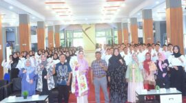 Pj Ketua Dekranasda Kota Padang Ny. Vanny Andree Algamar membuka pemilihan Uda Uni Duta Wisata Kota Padang Tahun 2025 di Gedung Bagindo Aziz Chan Youth Center, Senin (27/1/2025). (Foto: Prokopim Padang)