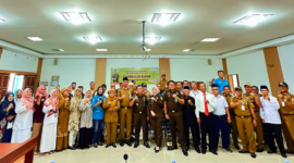 Kejari Padang menggelar Program Binmatkum 2025 di Kecamatan Lubuk Begalung, Senin (20/1/2025). (Foto: Ist)