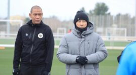 Nova Arianto bersama Shin Tae Yong. (Foto: IG @novaarianto30)