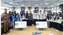 Ketua DPRD Sumbar Muhidi menerima kunjungan MPM-KM Universitas Adzkia, Senin (20/1/2025). (Foto: DPRD Sumbar)