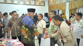 Gubernur Sumbar Mahyeldi menerima kunjungan silaturahmi para pegiat dan pelaku dunia olahraga se-Sumbar di Auditorium Gubernuran, Kamis (13/2/2025). (Foto: ADPSB)
