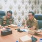 Asisten I Setdako Padang, Edi Hasymi melaksanakan Rapat Persiapan Operasi Tertib Tibum Sambut Bulan Ramadan di Balai Kota Padang, Aie Pacah, Senin (24/2/2025). (Foto: Diskominfo Padang)