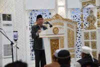 Wawako Padang, Maigus Nasir dalam kegiatan Subuh Mubarakah di Masjid Al Hijrah Padang Area, Jalan Sisingamangaraja, Minggu (23/2/2025). (Foto: Diskominfo Padang)