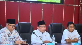 Wakil Wali Kota Padang Maigus Nasir memimpin Rakor TPID Padang di Balai Kota Aie Pacah, Jumat (21/2/2025). (Foto: Prokopim Padang)
