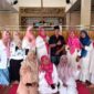 Lurah Gurun Laweh Nan XX Vebrinanda saat menghadiri pemilihan Ketua BKMT dan Bundo Kanduang di Kelurahan Gurun Laweh, Sabtu (8/2/2025). (Foto: Ist)