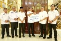 Bupati Solsel Khairunas saat audiensi dengan BPJS Ketenagakerjaan Cabang Solok di ruang kerja bupati, Rabu (12/2/2025). (Foto: Pemkab Solsel)