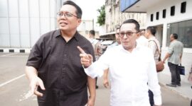 Bupati dan Wakil Bupati Tanah Datar terpilih Eka Putra dan Ahmad Fadly Suirsyam melakukan registrasi dan cek kesehatan di Gedung C & F Kementerian Dalam Negeri RI di Jakarta, Minggu (16/2/2025). (Foto: Prokopim Padang)