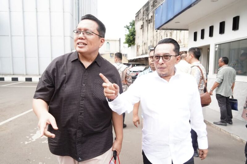 Bupati dan Wakil Bupati Tanah Datar terpilih Eka Putra dan Ahmad Fadly Suirsyam melakukan registrasi dan cek kesehatan di Gedung C & F Kementerian Dalam Negeri RI di Jakarta, Minggu (16/2/2025). (Foto: Prokopim Padang)