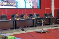 Kepala Dinas Sosial Padang, Heriza Syafani, dalam sosialisasi product knowledge JKN di Ruang Bagindo Aziz Chan, Selasa (18/12/2024). (Foto: Diskominfo Padang)