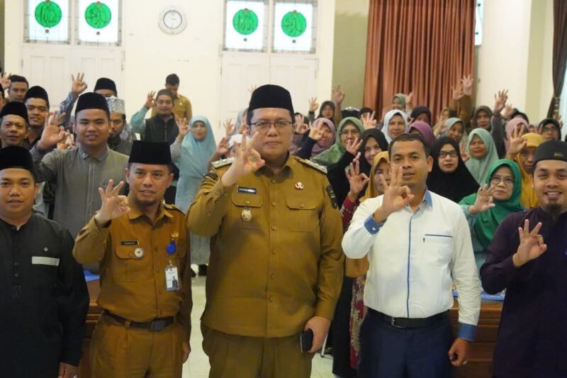 Wabup Tanah Datar, Ahmad Fadly membuka kegiatan pembinaan, evaluasi, dan persiapan akreditasi Rumah Tahfiz di Islamic Centre, Pagaruyung, Senin (24/2/2025). (Foto: Prokopim Tanah Datar)