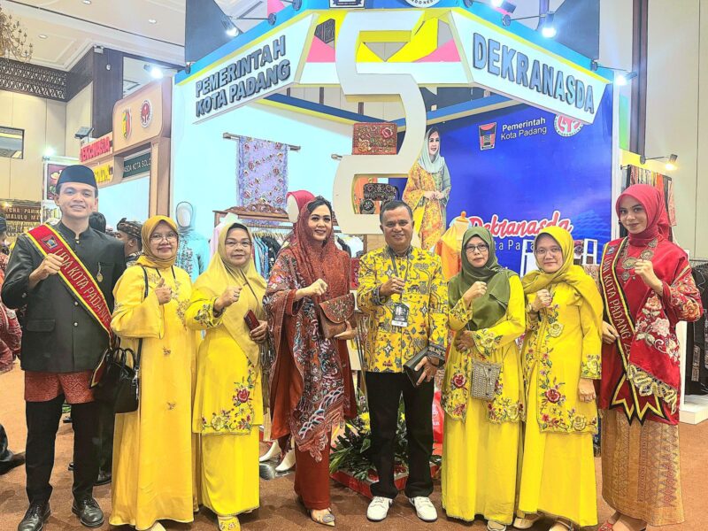 Dekranasda Padang berpartisipasi dalam INACRAFT) 2025 di JCC pada 5-9 Februari 2025. (Foto: Prokopim Padang)