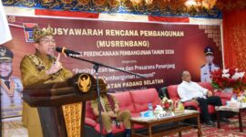 Wawako Padang Maigus Nasir membuka Musrenbang Kecamatan Padang Selatan, Senin (24/2/2025). (Foto: Prokopim Padang)