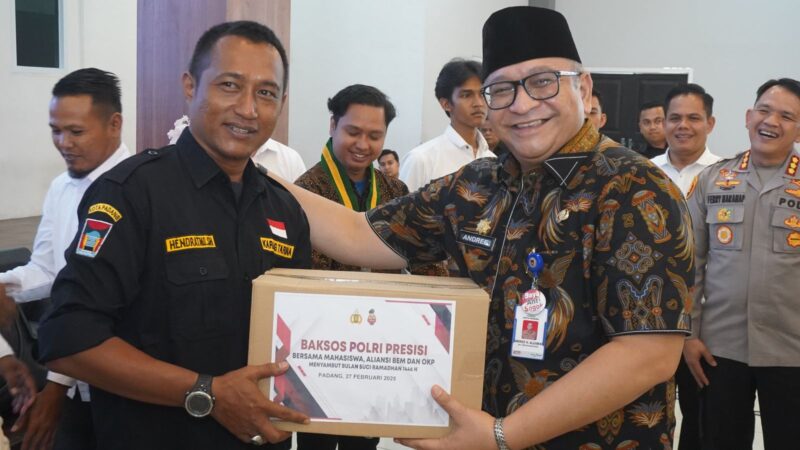 Pemko Padang mengapresiasi Polresta Padang, yang telah membagikan ratusan paket sembako untuk masyarakat Kota Padang menjelang Ramadhan 1446 H/2025. (Foto: Prokopim Padang)