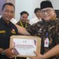 Pemko Padang mengapresiasi Polresta Padang, yang telah membagikan ratusan paket sembako untuk masyarakat Kota Padang menjelang Ramadhan 1446 H/2025. (Foto: Prokopim Padang)