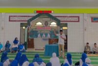 Camat Lubeg Nofiandi Amir saat menghadiri pengajian bulanan BKMT Kecamatan Lubeg di Masjid Raya Banuaran, Rabu (19/2/2025). (Foto: Ist)