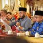 Wali Kota dan Wawako Padang terpilih Fadly Amran dan Maigus Nasir membahas sinkronisasi visi, misi, dan progul bersama jajaran Pemko Padang di Ruang Rapat Rumah Gadang Baiturrahmah, Senin (17/2/2025). (Foto: Prokopim Padang)
