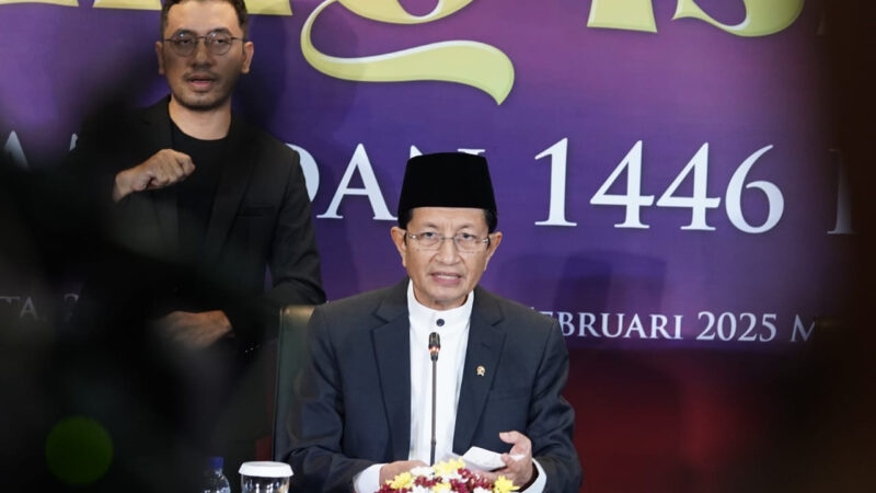 Menteri Agama Nasaruddin Umar mengumumkan ketetapan sidang isbat bahwa 1 Ramadan 1446 H bertepatan dengan 1 Maret 2025, pada Jumat (28/2/2025). (Foto: Ist)