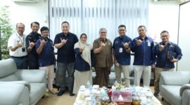 Ketua DPRD Sumbar, Muhidi bersama Wakil Ketua DPRD, Nanda Satria menggelar pertemuan dengan FEBA Sumbar pada Rabu (22/1/2025). (Foto: DPRD Sumbar)