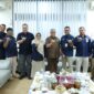 Ketua DPRD Sumbar, Muhidi bersama Wakil Ketua DPRD, Nanda Satria menggelar pertemuan dengan FEBA Sumbar pada Rabu (22/1/2025). (Foto: DPRD Sumbar)