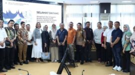 Kepala Sub-bagian Keuangan Sekretariat DPRD Sumbar, Yasmin menerima kunjungan kerja pimpinan dan anggota Banmus DPRD Kabupaten Batu Bara, Jumat (7/2/2025). (Foto: DPRD Sumbar)
