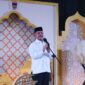 Ketua LKAAM Sumbar Fauzi Bahar memberikan sambutan pada pembukaan Gebyar Ramadan Kota Padang di Masjid raya Ganting, Senin (17/3/2025) malam. (Foto: Diskominfo Padang)