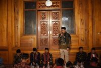 Wakil Bupati Tanah Datar Ahmad Fadly buka bersama pengurus LKAAM Kabupaten Tanah Datar, Senin (17/3/2025). (Foto: Prokopim Tanah Datar)