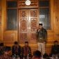 Wakil Bupati Tanah Datar Ahmad Fadly buka bersama pengurus LKAAM Kabupaten Tanah Datar, Senin (17/3/2025). (Foto: Prokopim Tanah Datar)