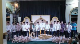 Wali Kota Padang Fadly Amran bersama Wawako Maigus Nasir membuka Gebyar Ramadan 2025 di Masjid Raya Ganting,  Senin (17/3/2025) malam. (Foto: Diskominfo Padang)