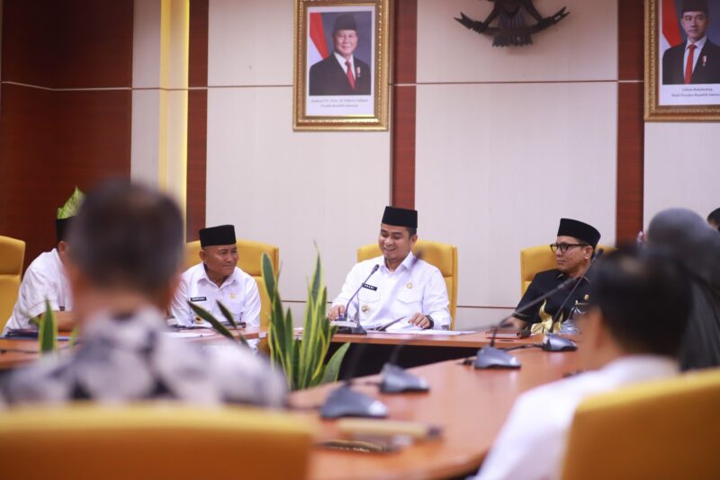 Wali Kota Solok, Dr. H. Ramadhani Kirana Putra bersama Wakil Wali Kota, H. Suryadi Nurdal, menerima kunjungan Tim Audit BPK RI Perwakilan Provinsi Sumbar. (Foto: Prokopim Kota Solok)