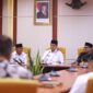 Wali Kota Solok, Dr. H. Ramadhani Kirana Putra bersama Wakil Wali Kota, H. Suryadi Nurdal, menerima kunjungan Tim Audit BPK RI Perwakilan Provinsi Sumbar. (Foto: Prokopim Kota Solok)