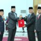 Wali Kota Padang Fadly Amran dan Wakil Maigus Nasir resmi menerima SK dari Gubernur Sumbar Mahyeldi untuk memimpin Kota Padang periode 2025-2030. (Foto: Prokopim Padang)