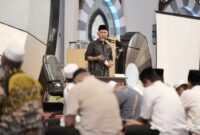 Gubernur Sumatera Barat, Mahyeldi Ansharullah membuka workshop menghafal Al-Qur'an dengan metode khas Gaza, yang menghadirkan ulama asal Palestina, Syekh DR. Ali Muhammad Al-Jayusi. (Foto: ADPSB)