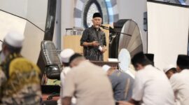 Gubernur Sumatera Barat, Mahyeldi Ansharullah membuka workshop menghafal Al-Qur'an dengan metode khas Gaza, yang menghadirkan ulama asal Palestina, Syekh DR. Ali Muhammad Al-Jayusi. (Foto: ADPSB)