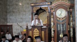 Bupati Solok Selatan H. Khairunas memimpin puncak Safari Ramadhan 1446 H di Masjid Nurul Ulum, Nagari Abai. (Foto: Pemkab Solsel)