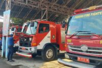 Damkar Kota Padang mengimbau masyarakat cek peralatan listrik sebelum mudik. (Foto: FB Diskominfo Padang)
