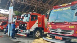 Damkar Kota Padang mengimbau masyarakat cek peralatan listrik sebelum mudik. (Foto: FB Diskominfo Padang)