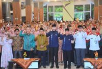 Wali Kota Padang Fadly Amran bersama Wawako Maigus Nasir, menggelar pertemuan dengan seluruh Kepala Sekolah PAUD/TK, SD dan SMP negeri/swasta se-Kota Padang, di Gedung Bagindo Aziz Chan Youth Center, Senin (3/3/2025). (Foto: Prokopim Padang)