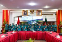 Ketua TP-PKK Padang Ny. Dian Puspita Fadly Amran menggelar silaturahmi bersama jajaran pengurus TP-PKK Kota Padang, Jumat (7/3/2025). (Foto: Prokopim Padang)