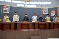 Wali Kota Padang Fadly Amran menyampaikan LKPJ kepada DPRD Kota Padang, dalam Sidang Paripurna DPRD Kota Padang, Senin (10/3/2025). (Foto: Prokopim Padang)